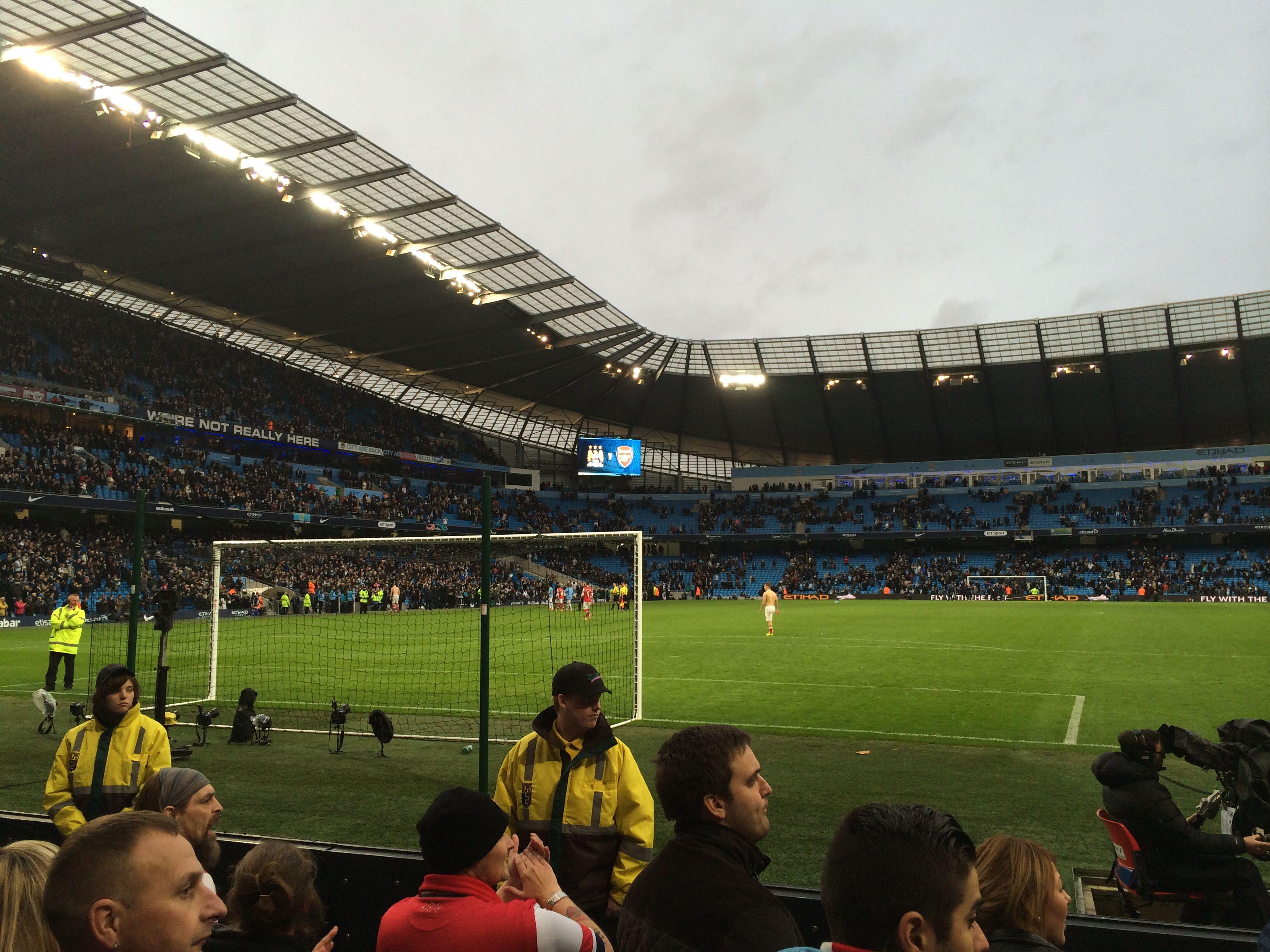 何如此引人 何如此引人